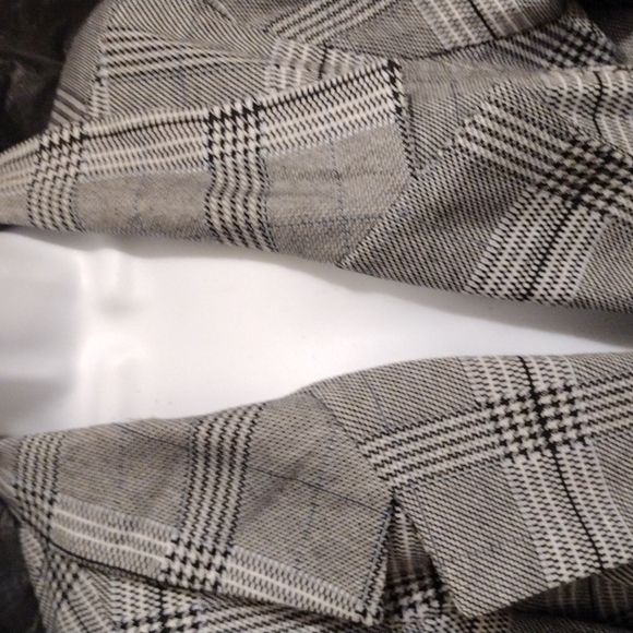 Ophelia Roe black and white open front long blazer - Picture 4 of 7